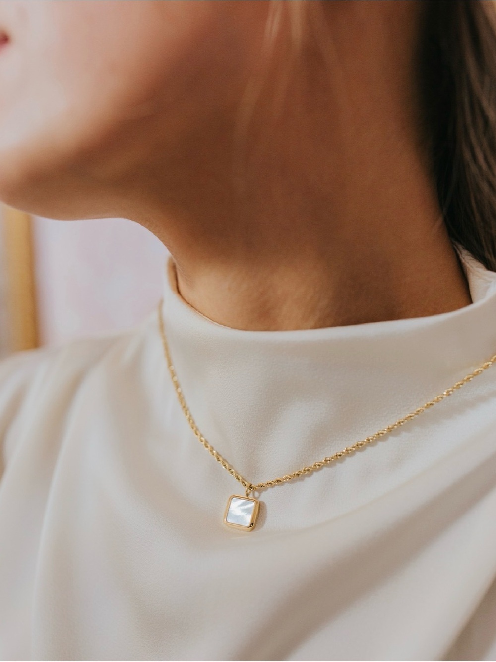 Non Tarnish Waterproof Hypoallergenic - 18K Gold Pendant NWT necklace